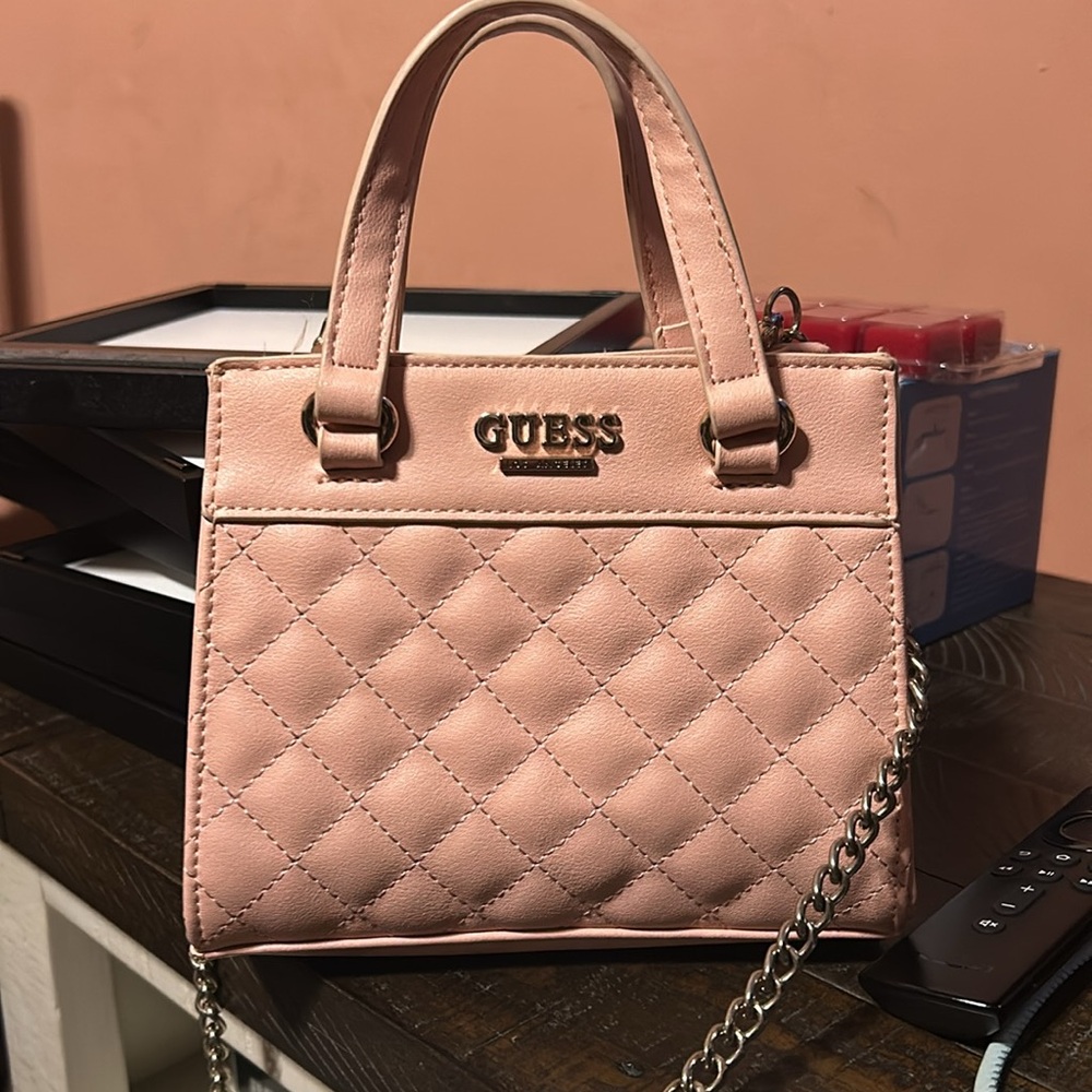 Light pink beige Guess small a Crossbody handbag 👜